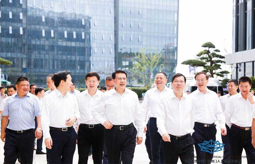 奇迹是如何创造出来的 访吃瓜91
董事长张海明